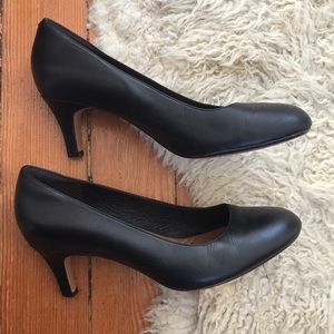 Black Clarks Pumps